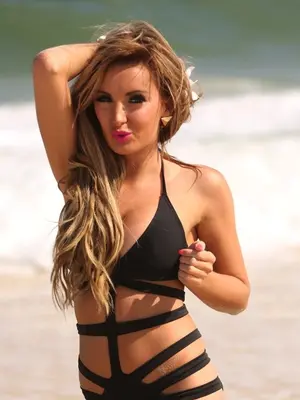 Becca Hodge set5
