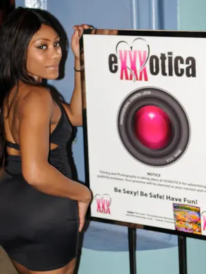 IndustryInvaders Jayla Foxx - Ebony sucks 2 dicks at porn convention 99x 5000x3333 12-11-2023