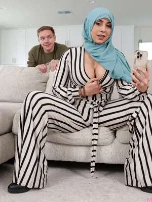 Hijab Hunter #Mommy