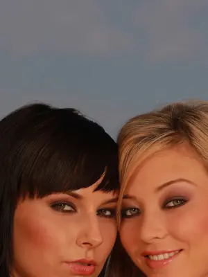 Faye & Pavlina 653214519 Teen