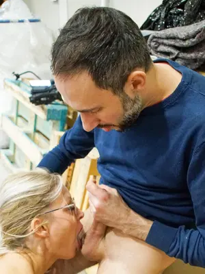2022-12-29 Q Laura, Maximo Maes - Porno op de pallets #126037 x63