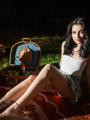 Hunt4K Chloe Heart - Picnic At Hanging Cock - 228x - 4090 x 2727px - August 30, 2024