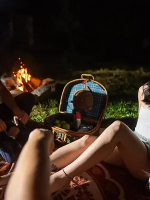 Hunt4K Chloe Heart - Picnic At Hanging Cock - 228x - 4090 x 2727px - August 30, 2024