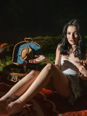 Hunt4K Chloe Heart - Picnic At Hanging Cock - 228x - 4090 x 2727px - August 30, 2024