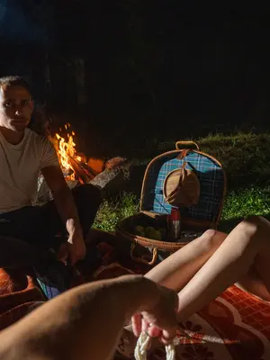 Hunt4K Chloe Heart - Picnic At Hanging Cock - 228x - 4090 x 2727px - August 30, 2024