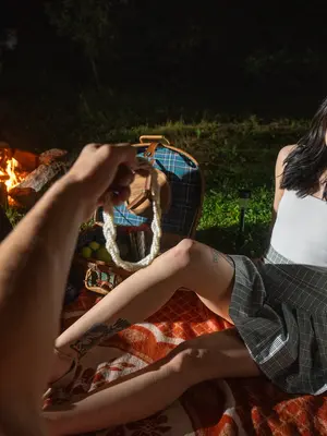 Hunt4K Chloe Heart - Picnic At Hanging Cock - 228x - 4090 x 2727px - August 30, 2024
