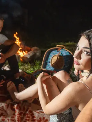 Hunt4K Chloe Heart - Picnic At Hanging Cock - 228x - 4090 x 2727px - August 30, 2024