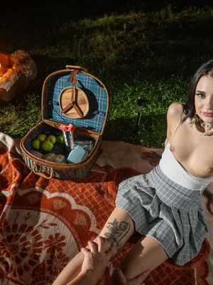 Hunt4K Chloe Heart - Picnic At Hanging Cock - 228x - 4090 x 2727px - August 30, 2024