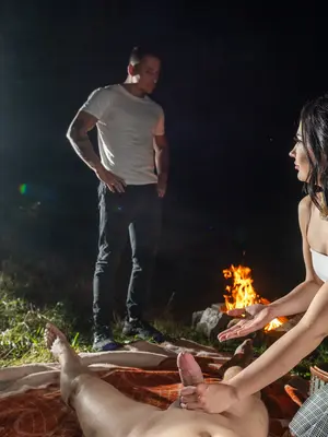 Hunt4K Chloe Heart - Picnic At Hanging Cock - 228x - 4090 x 2727px - August 30, 2024