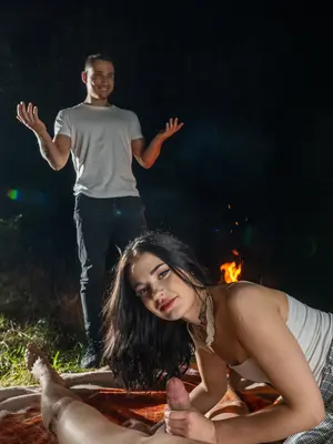 Hunt4K Chloe Heart - Picnic At Hanging Cock - 228x - 4090 x 2727px - August 30, 2024